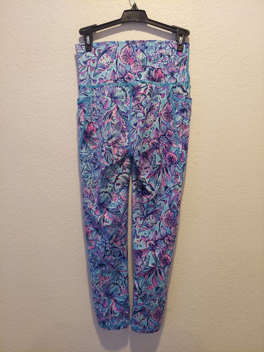 Lilly Pulitzer Luxletic Weekender Legging - Picture 7 of 8